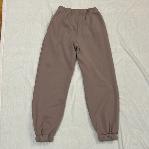 Brandy Melville Rosa Sweatpants Taupe - Picture 4 of 5